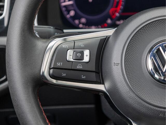 Volkswagen GOLF 2.0 TSI GTI Performance *Pano | ACC | Camera | Stoelverwarming | Oettinger | Racingline | Apple Carplay | Clima | Navi*