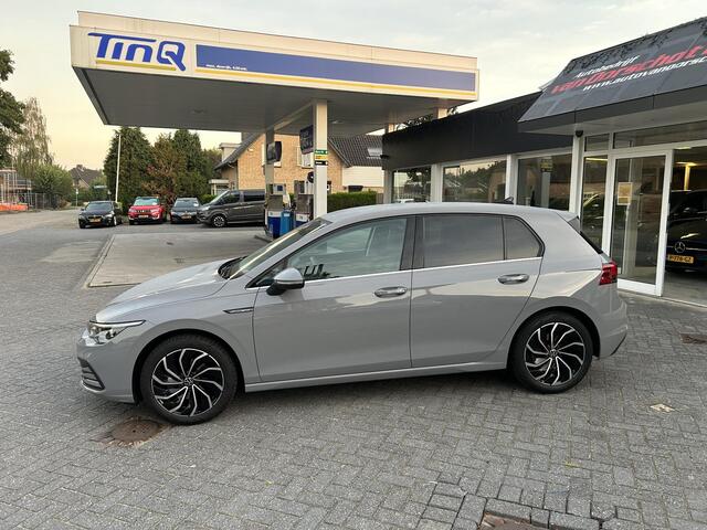 Volkswagen GOLF 1.5 eTSI R-Line Business