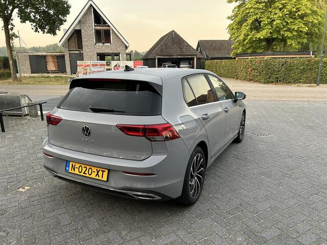 Volkswagen GOLF 1.5 eTSI R-Line Business