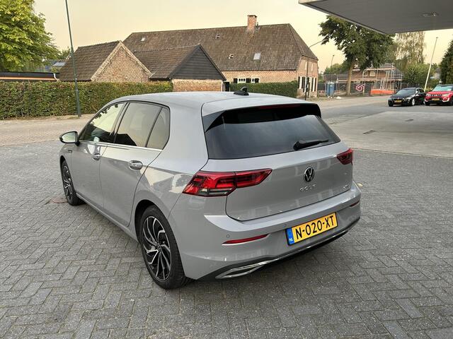 Volkswagen GOLF 1.5 eTSI R-Line Business