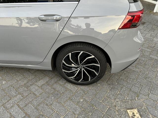 Volkswagen GOLF 1.5 eTSI R-Line Business
