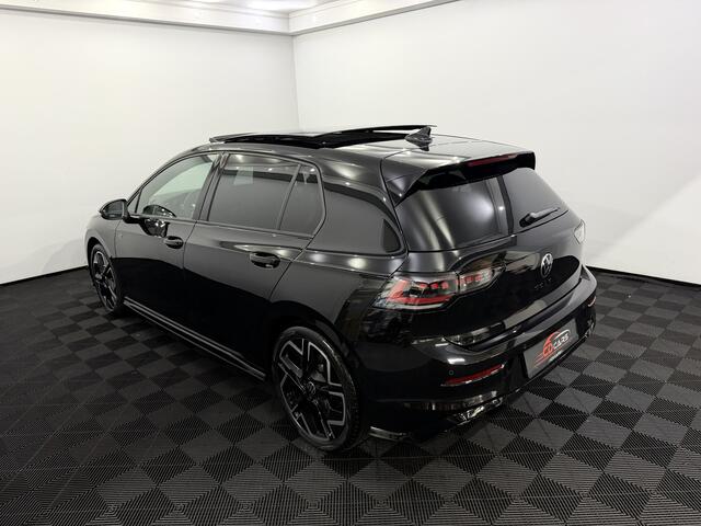 Volkswagen GOLF 1.5 TSI R-Line Edition Panoramadak, 360 Camera, Apple carplay, Winterpakket, Rijstrook correctie, Cruise control adaptief, 18 Inch velgen, 2 jaar garantie