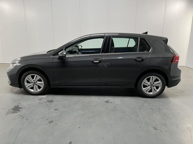 Volkswagen GOLF 1.5 eTSI Life / AUTOMAAT/ ADAPTIVE CRUISE/ APP-CONNECT/ PARK.SENSOREN V+A/ STUUR+STOELVERWARM./ HEAD-UP/ DIGITAL DASH/ NAVI/ DAB/ CLIMA