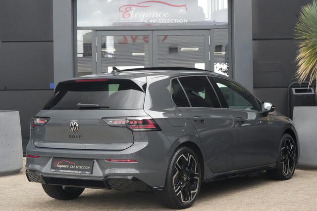 Volkswagen GOLF 1.5 eTSI R-Line Edition | 150 PK | DSG | PANO | 360° CAMERA | LED | ACC Sportief, modern en bijzonder compleet: deze Volkswagen Golf 1.5 eTSI R-Line uit 2026 combineert de sportieve uitstraling van de R-Line met de efficiënte 1.5 eTSI mild-hybrid aandrijflijn.