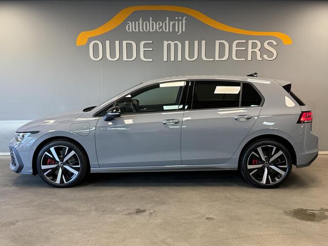 Volkswagen GOLF 1.5 eHybrid GTE | Adaptive cruise | 360 | Head-up | Sfeer | IQ light |Stoelverwarming | Carplay |