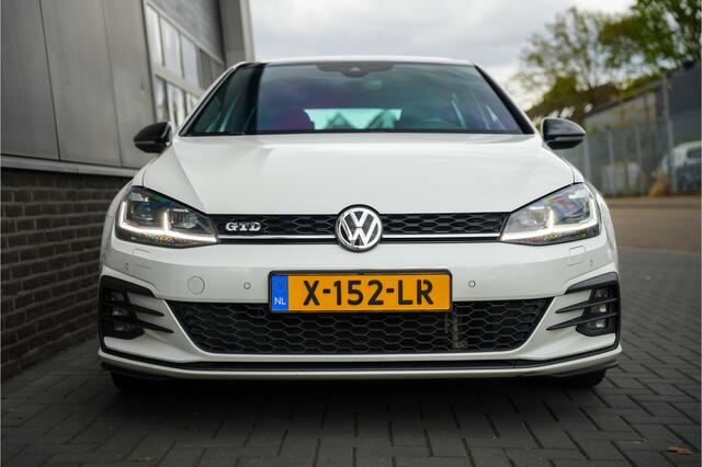 Volkswagen GOLF 7.5 2.0 TDI GTD 184 pk /Automaat/ Pano-Dak/ Sport-Stoelen/ Stoel.Verw/ Adap.Cruise/ Led-Koplamp/ Virtual/ Camera/ 19'' LMV