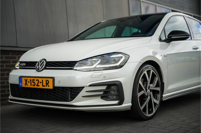 Volkswagen GOLF 7.5 2.0 TDI GTD 184 pk /Automaat/ Pano-Dak/ Sport-Stoelen/ Stoel.Verw/ Adap.Cruise/ Led-Koplamp/ Virtual/ Camera/ 19'' LMV