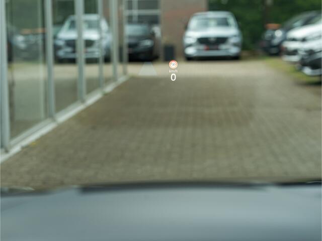 Volkswagen GOLF 1.5 eTSI R-Line Business PANO HUD HARMAN KARDON CAMERA MATRIX IQ BLACK OPTIC BOMVOL!!