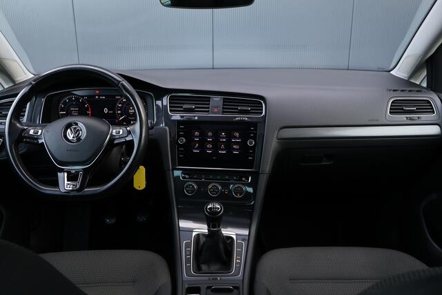 Volkswagen GOLF 1.0 TSI Highline Business R | R-Line | Panoramadak | Active Info Display | LED | Stoelverwarming | Trekhaak | Adaptieve Cruise Control