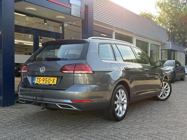 Volkswagen GOLF Variant 1.0 TSI Highline / NL-Auto / Adaptieve Cruise-Control / Trekhaak / Apple-Carplay & Android-Auto / Climate-Control / DAB Radio-Bluetooth / Navi / PDC V+A / 17'' LMV / ENZ.