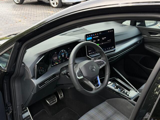 Volkswagen GOLF 1.5 eHybrid GTE | Trekhaak | HUD | Pano | Keyless