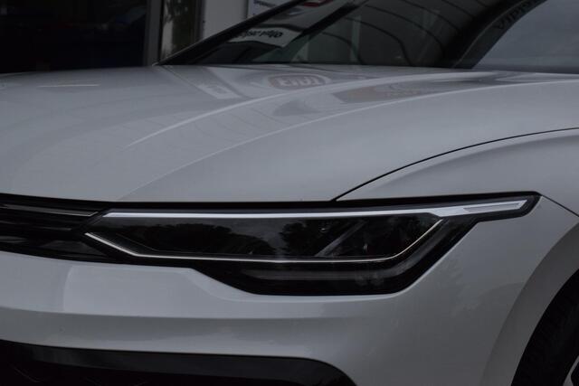 Volkswagen GOLF 1.5 eTSI R-Line|Camera|Sfeer|Carplay|