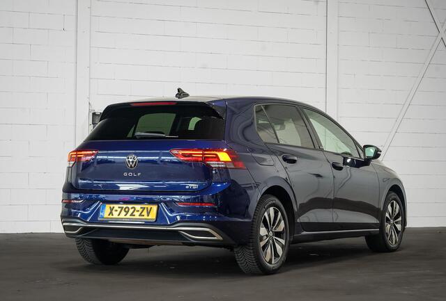 Volkswagen GOLF 1.0 eTSI Life Business Automaat | Virtual cockpit | Adaptive cruise | Navi | Winter Pakket | All-season