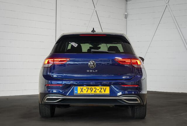 Volkswagen GOLF 1.0 eTSI Life Business Automaat | Virtual cockpit | Adaptive cruise | Navi | Winter Pakket | All-season