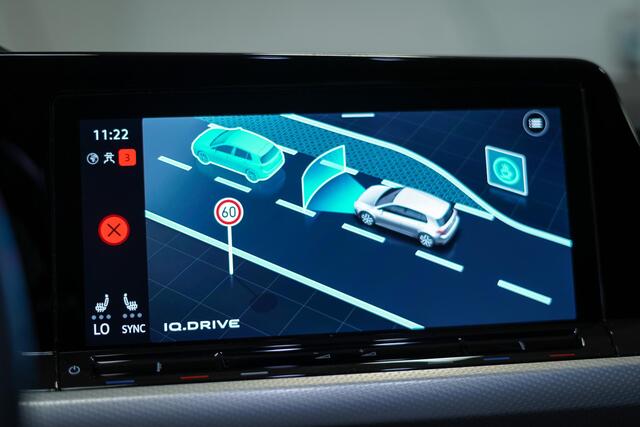 Volkswagen GOLF 1.0 eTSI Life Business Automaat | Virtual cockpit | Adaptive cruise | Navi | Winter Pakket | All-season