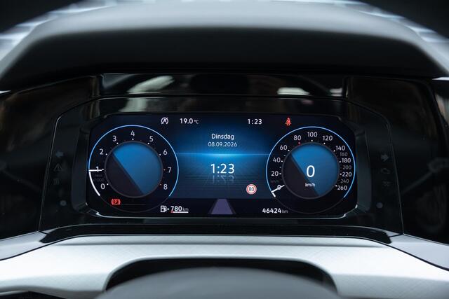 Volkswagen GOLF Variant 1.0 TSI Life | Parkeersensoren | Climate Control | LED Koplampen | Cruise Control Adaptief | Navigatie Discover Media | Apple Carplay | Android Auto | Digital Cockpit Pro | Lichtmetalen Velgen
