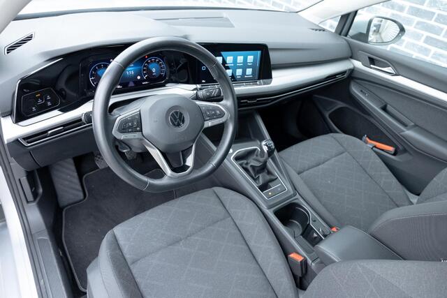 Volkswagen GOLF Variant 1.0 TSI Life | Parkeersensoren | Climate Control | LED Koplampen | Cruise Control Adaptief | Navigatie Discover Media | Apple Carplay | Android Auto | Digital Cockpit Pro | Lichtmetalen Velgen