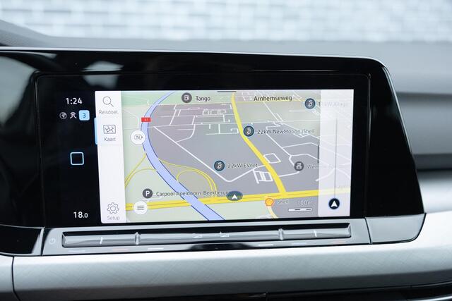 Volkswagen GOLF Variant 1.0 TSI Life | Parkeersensoren | Climate Control | LED Koplampen | Cruise Control Adaptief | Navigatie Discover Media | Apple Carplay | Android Auto | Digital Cockpit Pro | Lichtmetalen Velgen