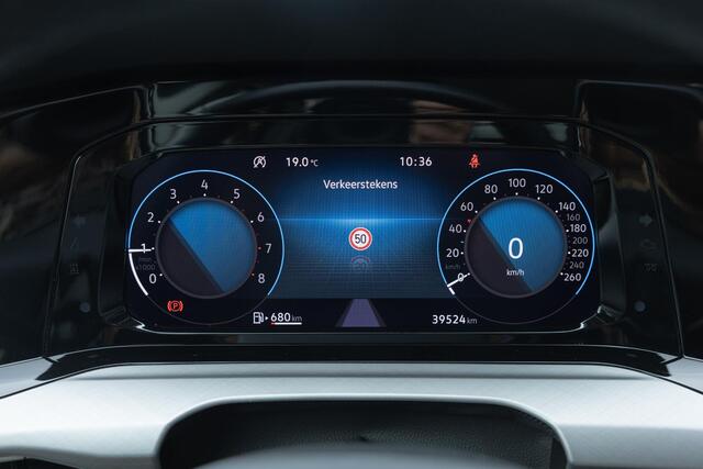 Volkswagen GOLF Variant 1.0 TSI Life | Parkeersensoren | Climate Control | LED Koplampen | Cruise Control Adaptief | Navigatie Discover Media | Apple Carplay | Android Auto | Digital Cockpit Pro | Lichtmetalen Velgen