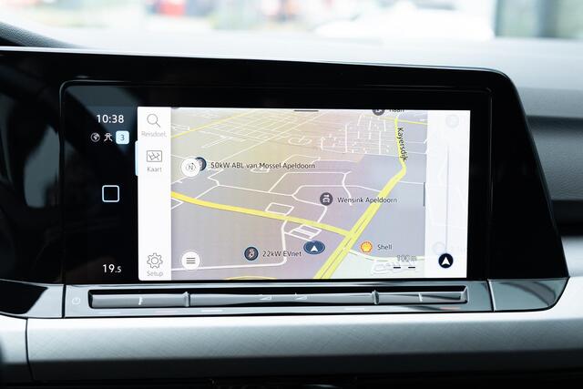 Volkswagen GOLF Variant 1.0 TSI Life | Parkeersensoren | Climate Control | LED Koplampen | Cruise Control Adaptief | Navigatie Discover Media | Apple Carplay | Android Auto | Digital Cockpit Pro | Lichtmetalen Velgen