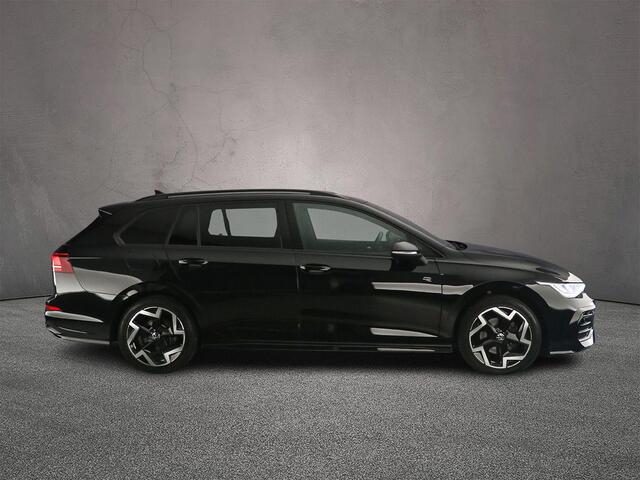 Volkswagen GOLF Variant 1.5 eTSI R-Line 150pk DSG Automaat, Adaptive cruise control, Achteruitrijcamera, Stoelverwarming, Stuurverwarming, Parkeersensoren, LED koplampen, App-connect, Climate control