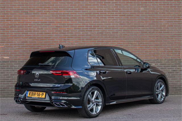 Volkswagen GOLF 1.5 eTSI R-Line, Stoel & Stuurverwarming, Navigatie, Alcantara, Adaptive Cruise, Carplay, PDC.