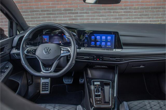 Volkswagen GOLF 1.5 eTSI R-Line, Stoel & Stuurverwarming, Navigatie, Alcantara, Adaptive Cruise, Carplay, PDC.