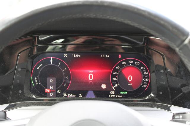 Volkswagen GOLF 1.4 eHybrid Style//Navi//Carplay//Trekhaak!!