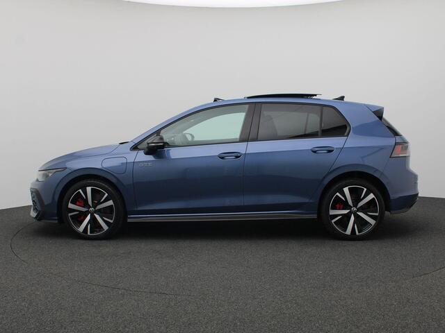 Volkswagen GOLF 1.5 eHybrid GTE 272 PK DSG Black style, Leder, Trekhaak, Head-Up Display, Panoramadak, Matrix-LED Verlichting, Keyless, 18" LM Velgen