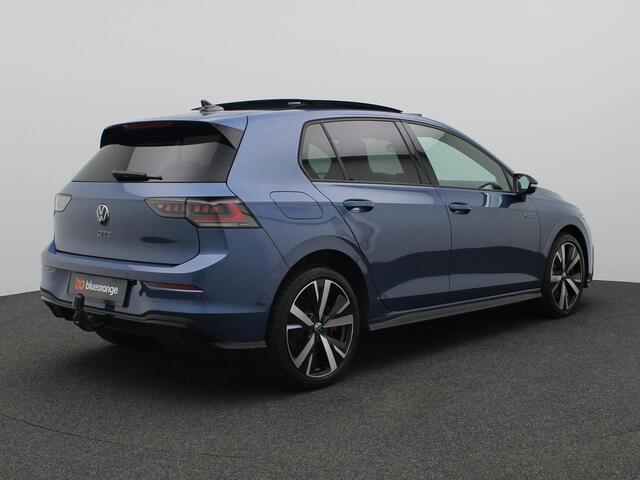 Volkswagen GOLF 1.5 eHybrid GTE 272 PK DSG Black style, Leder, Trekhaak, Head-Up Display, Panoramadak, Matrix-LED Verlichting, Keyless, 18" LM Velgen