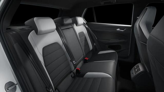 Volkswagen GOLF 1.5 eHybrid GTE 272 PK DSG Black style, Leder, Trekhaak, Head-Up Display, Panoramadak, Matrix-LED Verlichting, Keyless, 18" LM Velgen