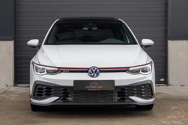 Volkswagen GOLF 2.0 TSI GTI Clubsport PANO CAMERA IQ LIGHTS STOELVERWARMING 19 INCH SFEER
