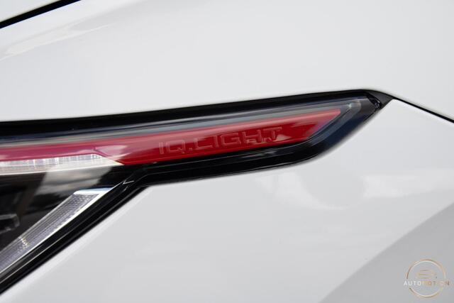 Volkswagen GOLF 2.0 TSI GTI Clubsport PANO CAMERA IQ LIGHTS STOELVERWARMING 19 INCH SFEER