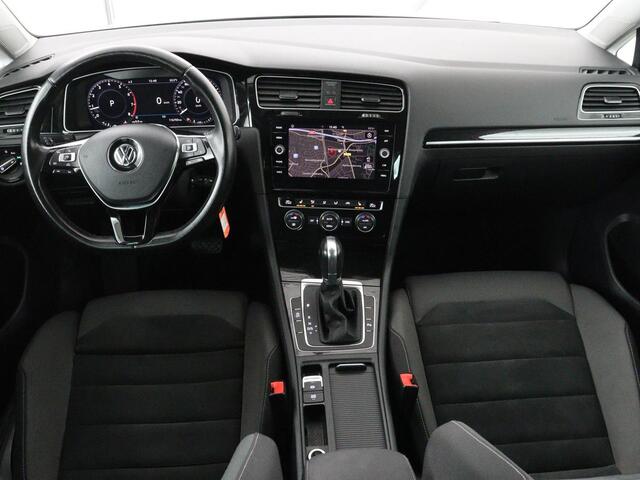 Volkswagen GOLF 1.5 TSI Highline Business R | Trekhaak | Navigatie | Stoelverwarming | Carplay | Dab+ | Stoelmassage | Bluetooth | Adaptive cruise | Climate control | Parkeerhulp