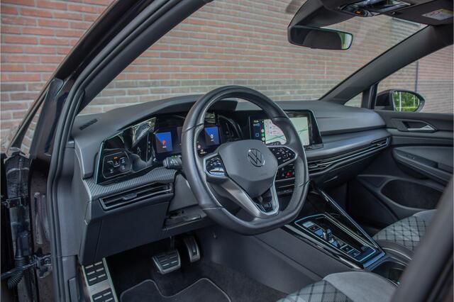 Volkswagen GOLF 1.5 eTSI R-Line, Stoel & Stuurverwarming, Navigatie, Alcantara, Adaptive Cruise, Carplay, PDC.