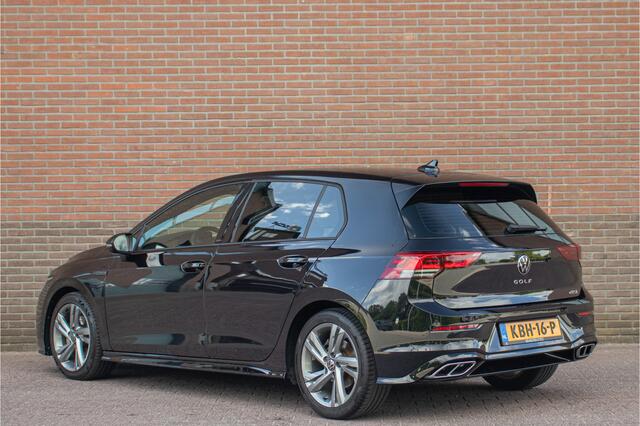 Volkswagen GOLF 1.5 eTSI R-Line, Stoel & Stuurverwarming, Navigatie, Alcantara, Adaptive Cruise, Carplay, PDC.