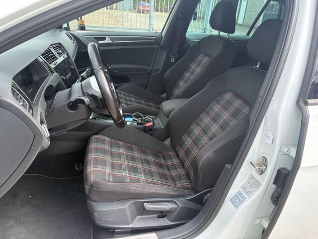 Volkswagen GOLF 2.0 TSI GTI Performance 230pk | Stoelverwarming | Adaptive Cruise | Virtual Cockpit | Carplay |