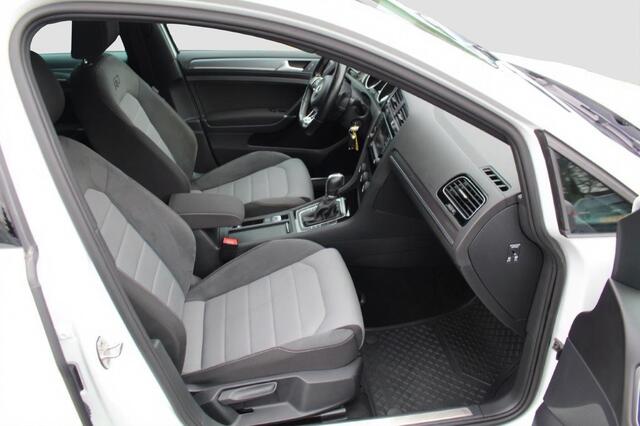 Volkswagen GOLF Variant 1.4 TSi 150 pk DSG Highline R-line | CAMERA | EL. TREKHAAK | STOELVERW. |