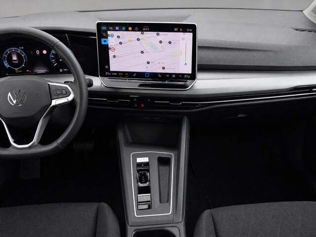 Volkswagen GOLF Variant 1.5eTSI/116PK Life Edition · Navigatie · Trekhaak · Apple/Android Car Play · Stoelverwarming · Garantie t/m 26-03-2027