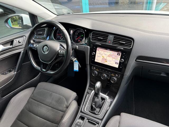 Volkswagen GOLF 1.5 TSI R-Line Highline DSG LED, Navi, Massage, PDC, 17Inch