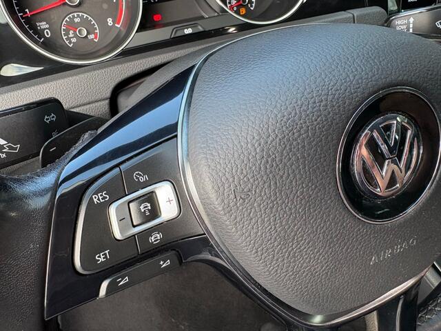 Volkswagen GOLF 1.5 TSI R-Line Highline DSG LED, Navi, Massage, PDC, 17Inch