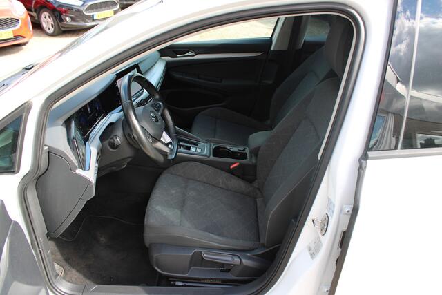 Volkswagen GOLF Variant 1.5 eTSI Life Business