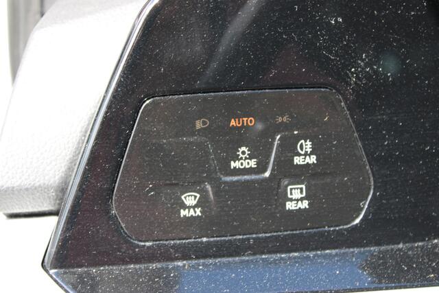 Volkswagen GOLF Variant 1.5 eTSI Life Business