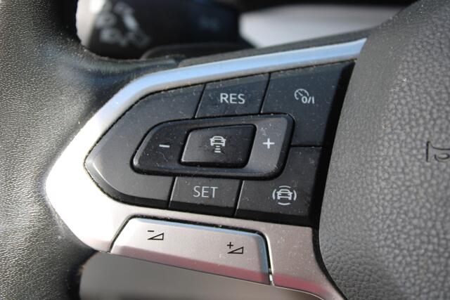 Volkswagen GOLF Variant 1.5 eTSI Life Business