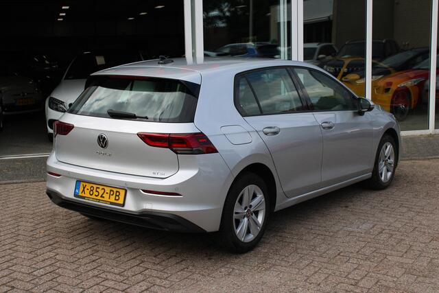 Volkswagen GOLF 1.0 eTSI Life Business