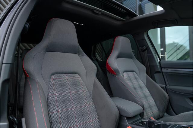 Volkswagen GOLF 2.0 TSI GTI ACC Pano IQ Light HarmanK Ambient Head Up Keyless