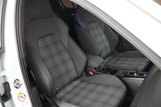 Volkswagen GOLF 1.4 245pk eHybrid GTE Sterrenhemel Stoelverwarming Virtual Cockpit Navigatie