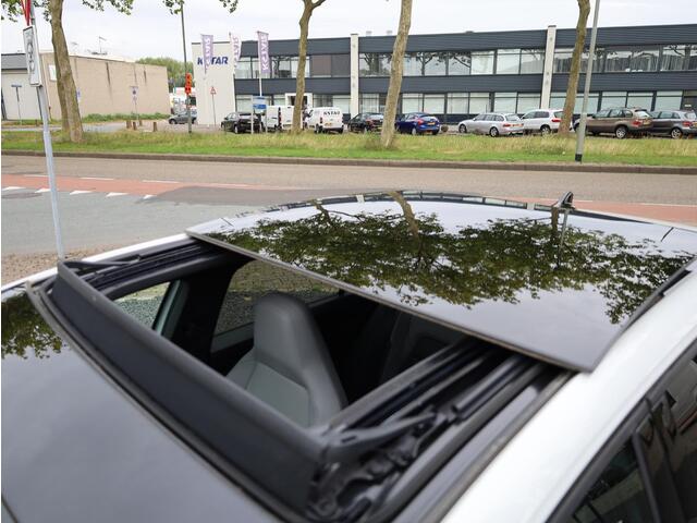 Volkswagen GOLF GTE 1.5 eHybrid 272PK | Panodak | Leer | 360° | Garantie 2030 | Head-up | Stoel Ventilatie | Memory | 18Inch |