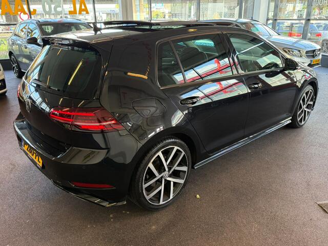 Volkswagen GOLF 1.5 TSI Highline R-Line Automaat | Panoramadak | Digital dashboard | Stoelmassage+Verwarming | Adaptieve cruise control | Climate control | Achteruitrijcamera | Elek. inklapbare spiegels | Apple carplay/Android Auto