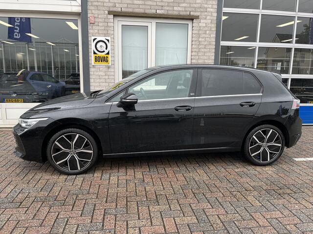 Volkswagen GOLF 1.5 eTSI / AUTOMAAT/ PANO/ APP-CONNECT/ ACC/ PARK.SENSOR.V+A/ CAMERA/ STUUR+STOELVERWARM./ MEMORY SEAT/ MASSAGE/ HEAD-UP/ KEYLESS/ RIJ-MODI/ DIGITAL DASH/ DAB/ CLIMA/ LED/ 18'' LMV